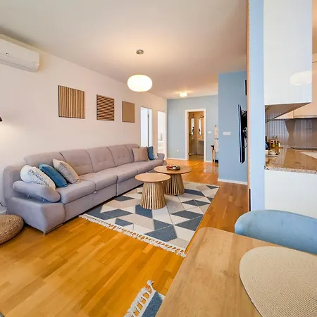 Premium Meandar With Free Garage