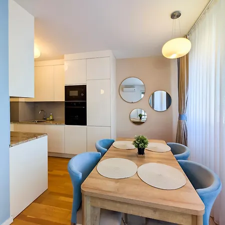 Premium Meandar With Free Garage